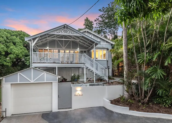 Gorgeous Home 3 Mins To Strand
